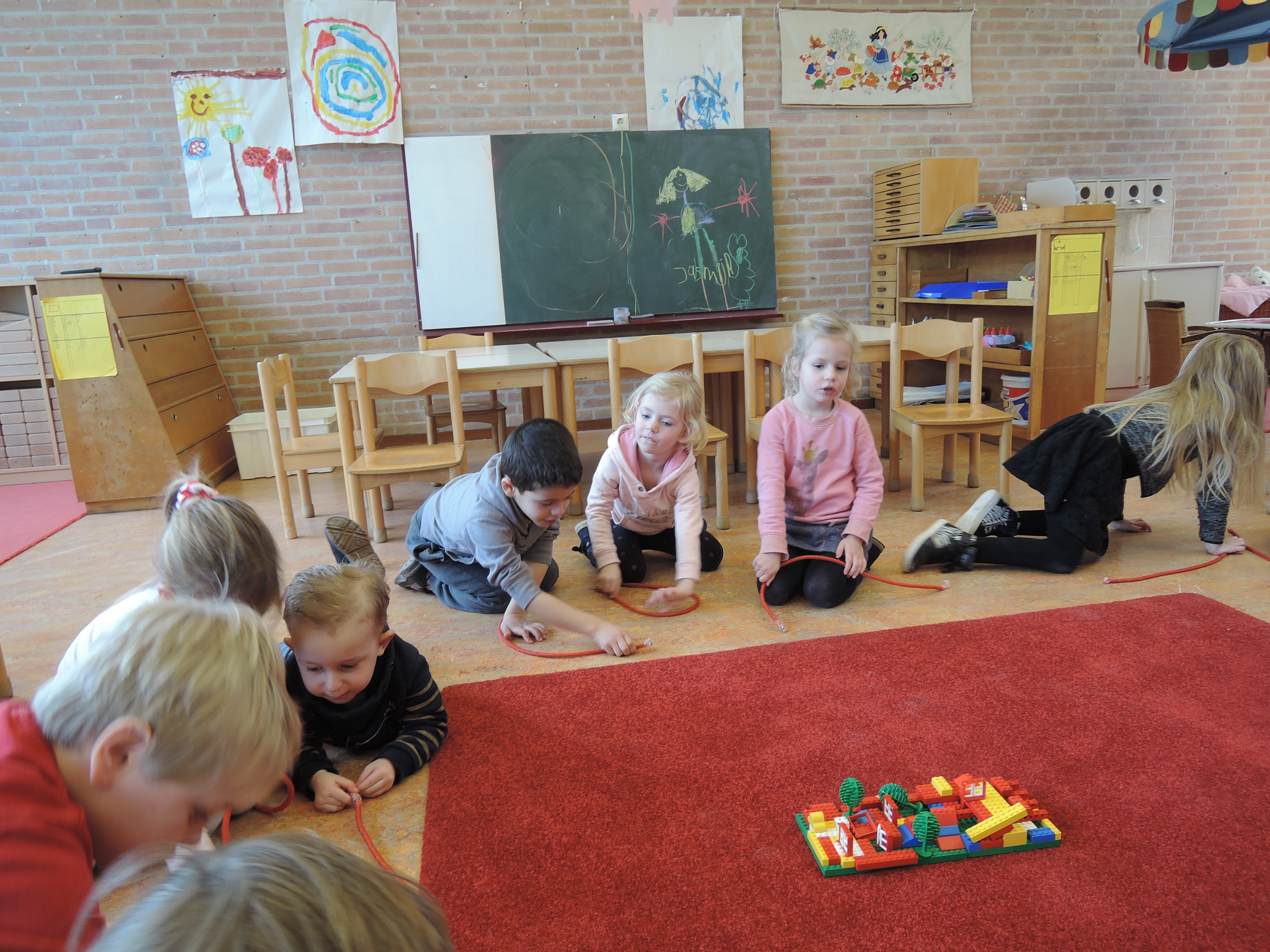 groep 1  Dans en werken met sterke lijm