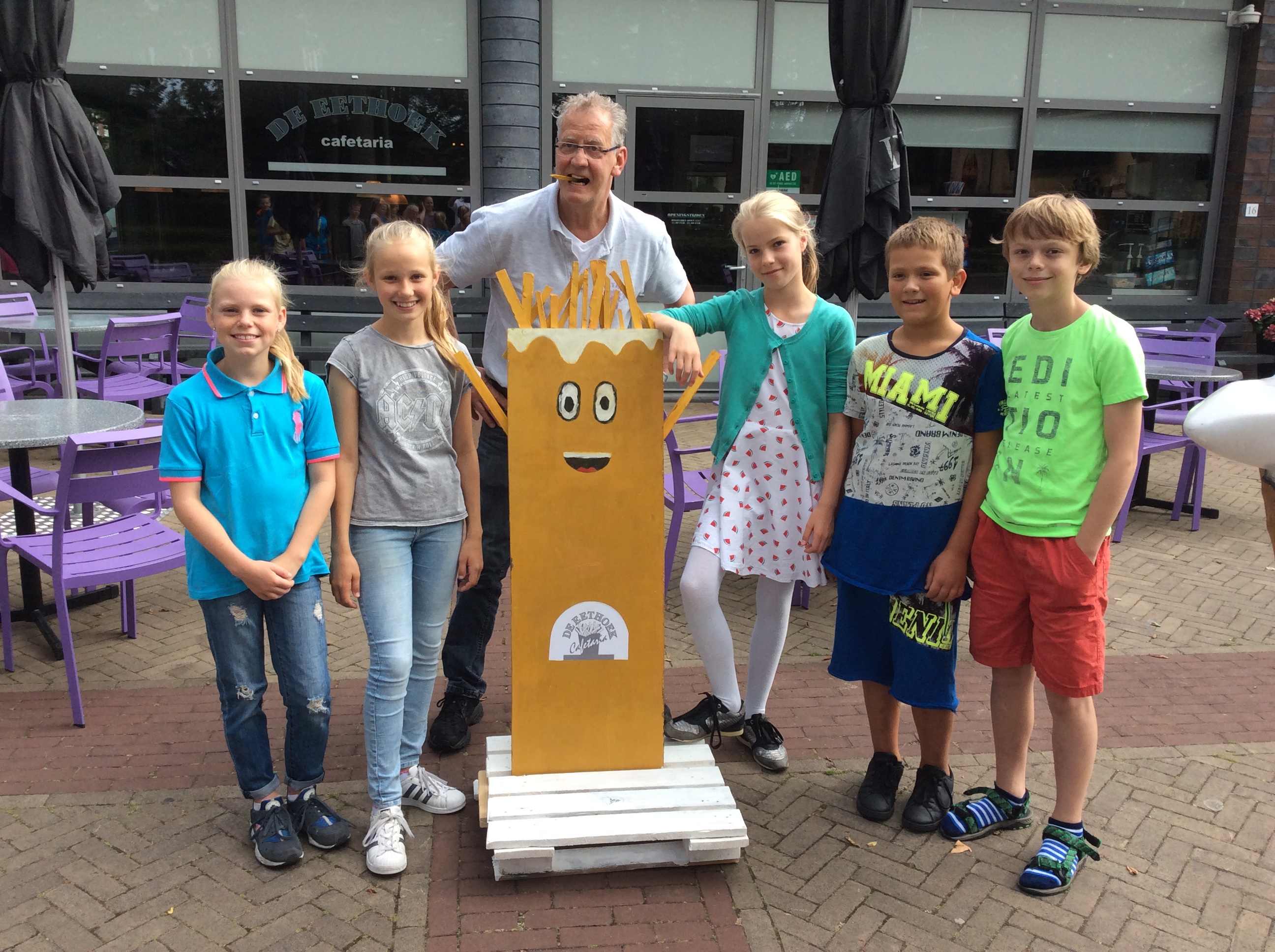 Nieuwe reclamezuil voor de Eethoek