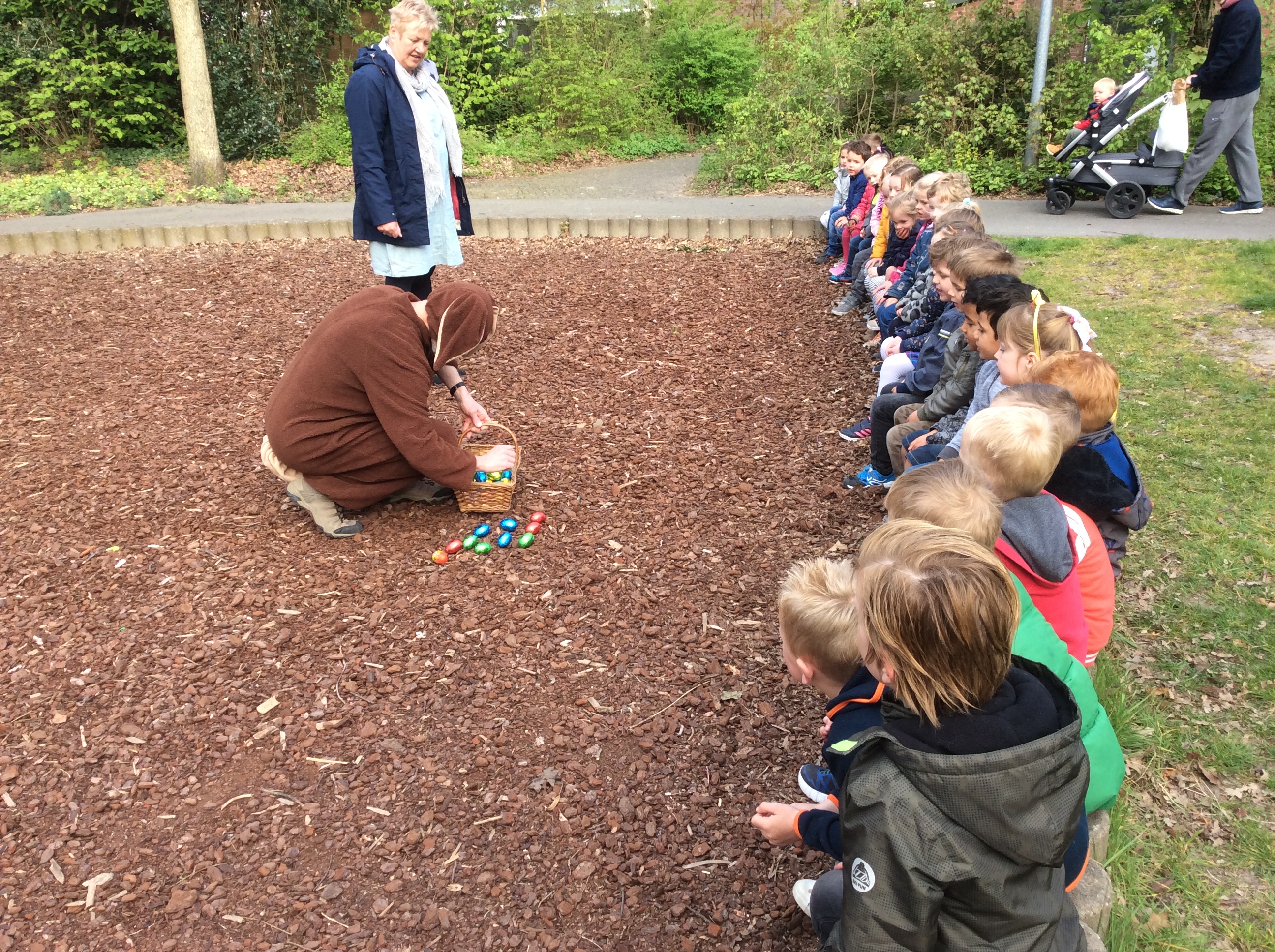 Eieren zoeken met de paashaas